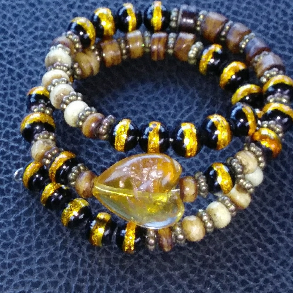 Hamdmade memory wire bracelet